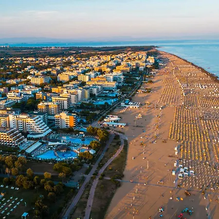 Dom wakacyjny House And In 38402 Bibione